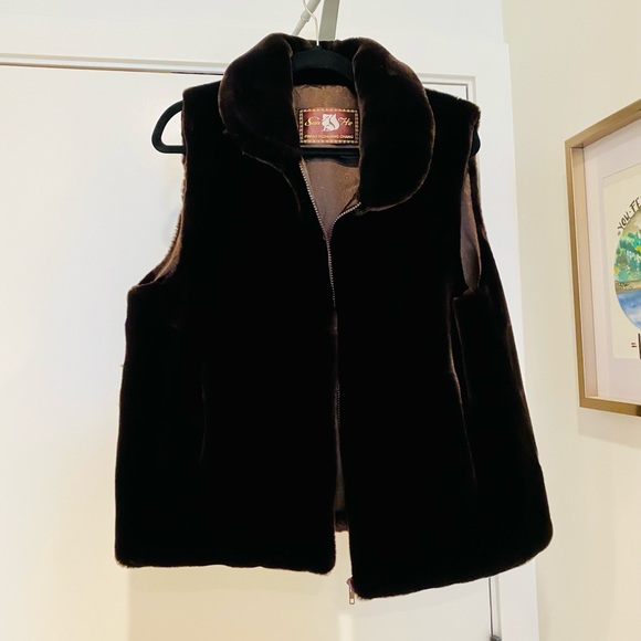 Women’s Fur Vest NEVER WORN - Picture 1 of 2